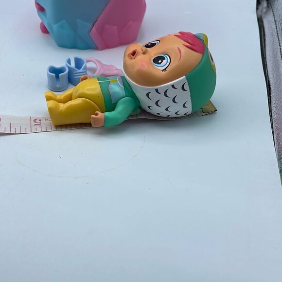 Cry Baby Icy World in case with shoes, bottle & crown - Picture 10 of 11